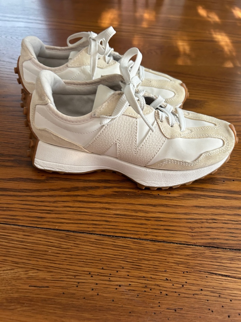 New Balance 327 Women's White and Beige Retro Runner Sneakers